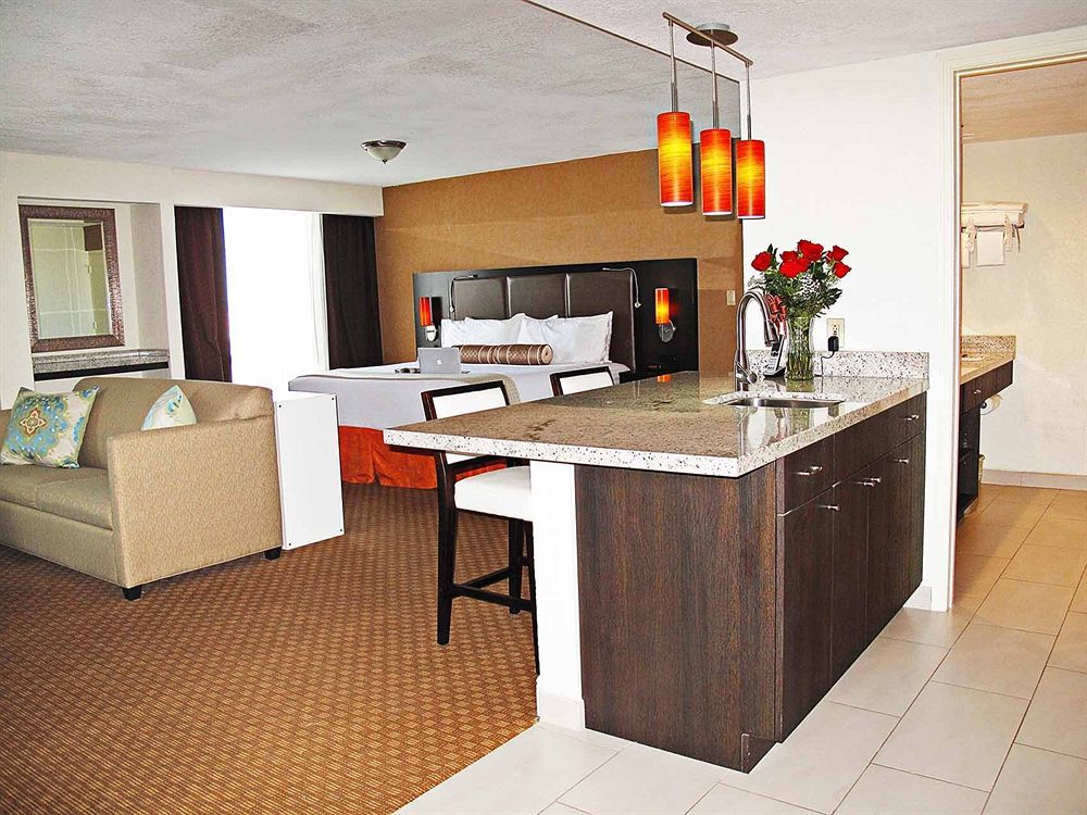 Holiday Inn Miami International Airport By Ihg Miami Springs Eksteriør billede